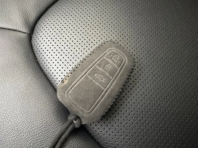 2019 Toyota Camry thumbnail 12