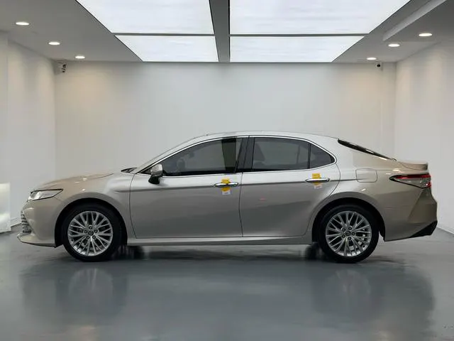 2019 Toyota Camry thumbnail 5