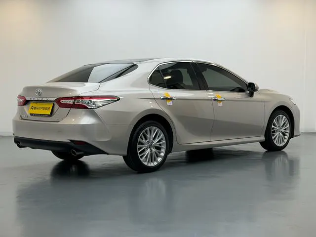 2019 Toyota Camry thumbnail 8