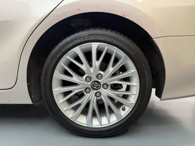 2019 Toyota Camry thumbnail 10