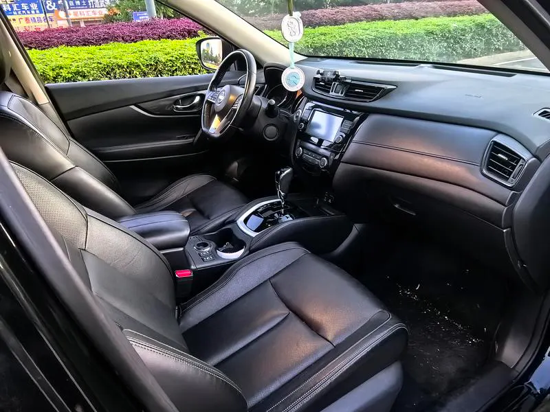 2017 Nissan Zeekr X-Trail thumbnail 4