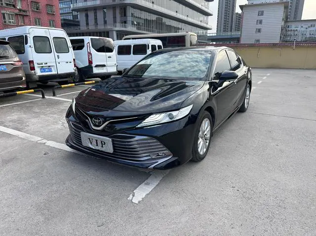 2019 Toyota Camry photo 1