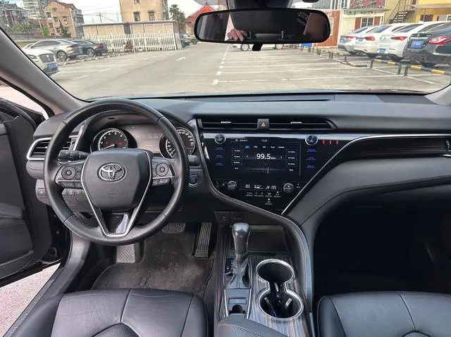 2019 Toyota Camry thumbnail 4