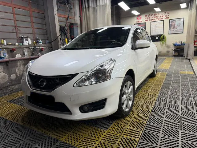 2011 Nissan Tiida photo 1