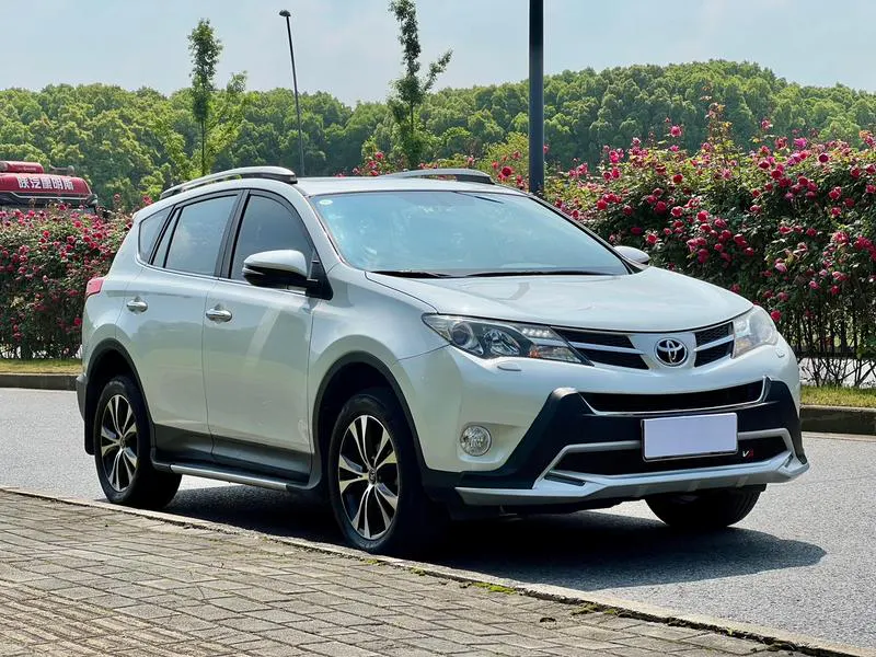 2015 Toyota RAV4 thumbnail 3