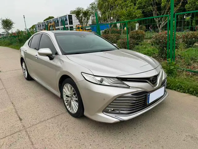 2018 Toyota Camry thumbnail 3