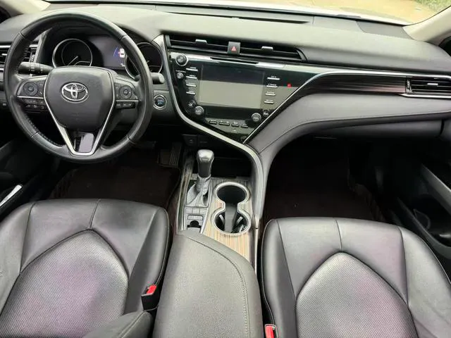 2018 Toyota Camry thumbnail 4