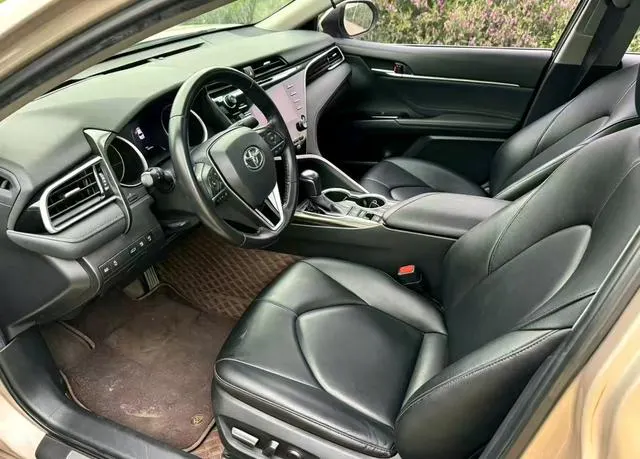 2018 Toyota Camry thumbnail 5