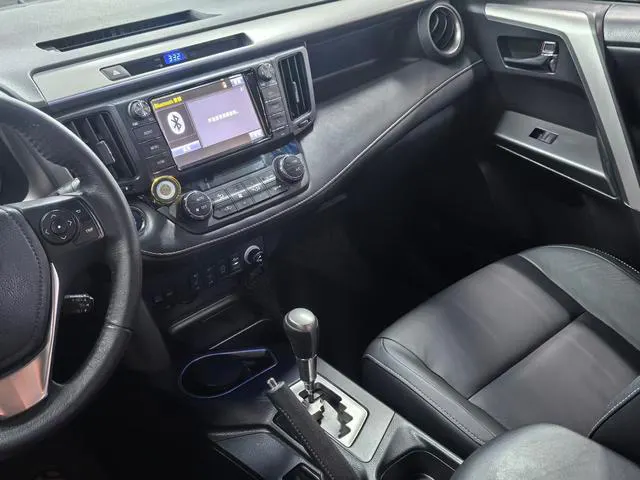 2016 Toyota RAV4 thumbnail 5