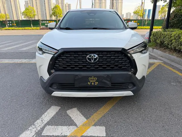 2023 Toyota Corolla Cross thumbnail 2