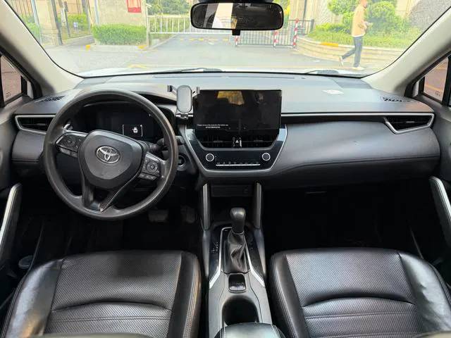 2023 Toyota Corolla Cross thumbnail 4