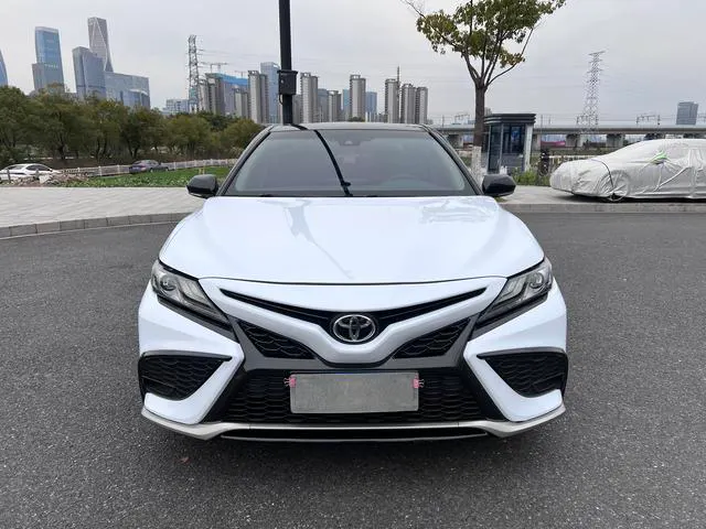 2021 Toyota Camry thumbnail 2