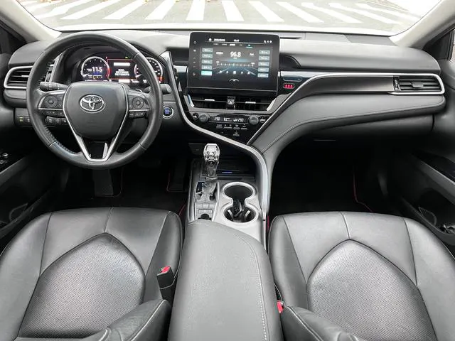 2021 Toyota Camry thumbnail 4