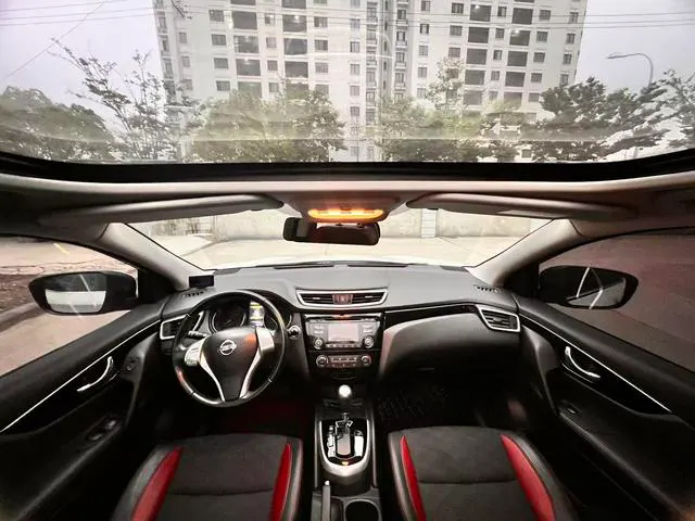 2017 Nissan Qashqai thumbnail 4