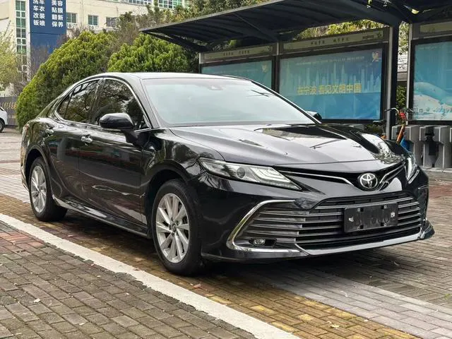 2021 Toyota Camry thumbnail 3