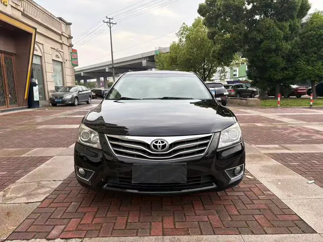 2013 Toyota Camry thumbnail 2