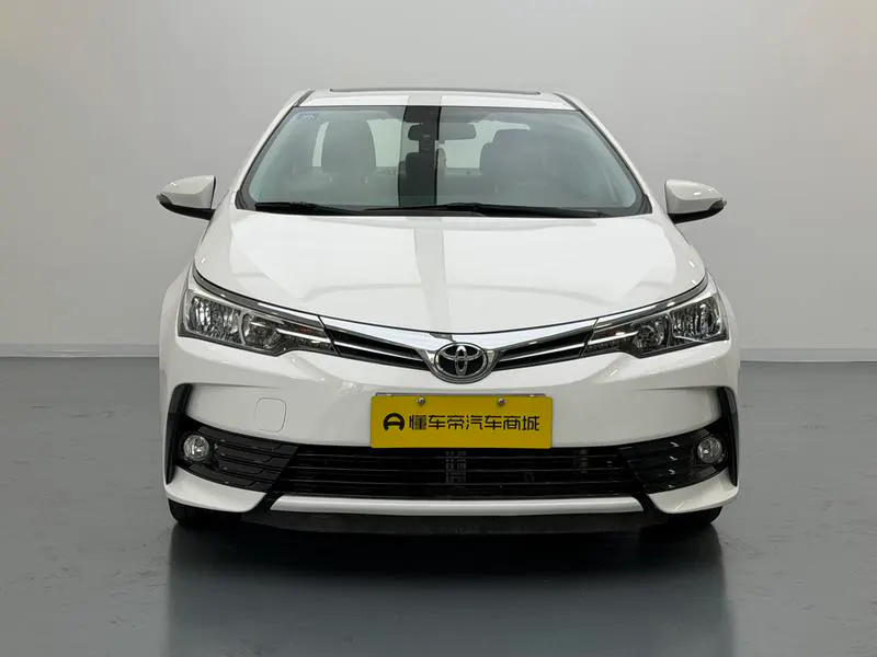 2017 Toyota Corolla thumbnail 3