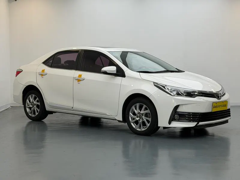 2017 Toyota Corolla thumbnail 4
