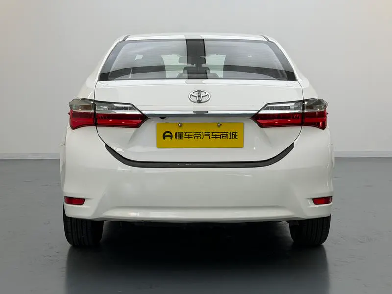 2017 Toyota Corolla thumbnail 7