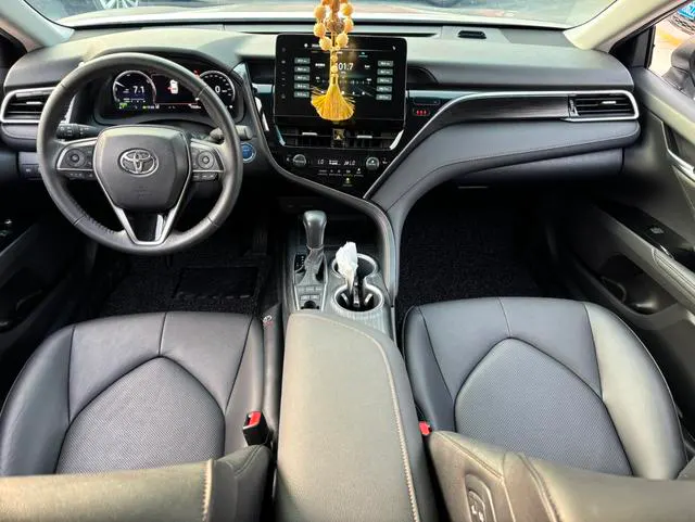 2021 Toyota Camry thumbnail 4