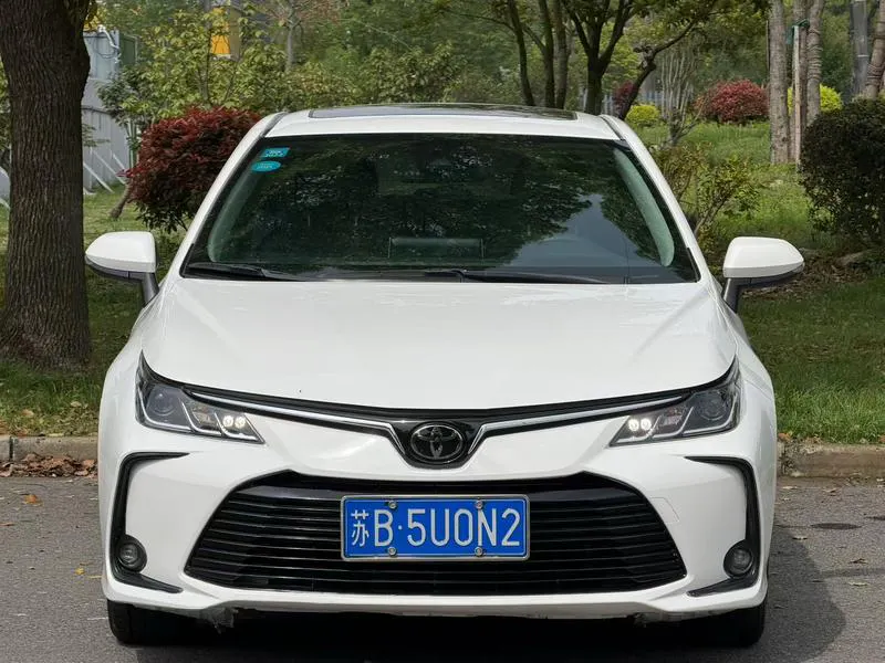 2019 Toyota Corolla thumbnail 2