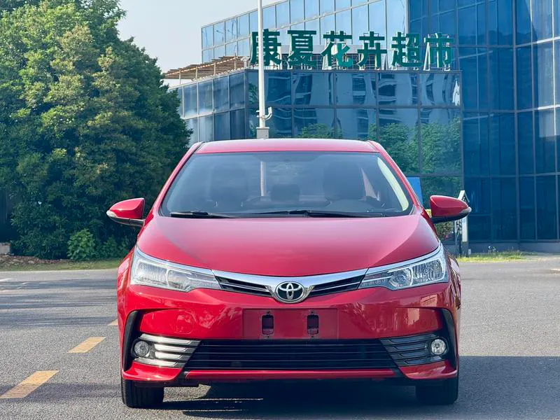 2017 Toyota Corolla thumbnail 2
