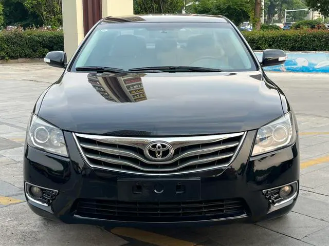 2013 Toyota Camry thumbnail 2
