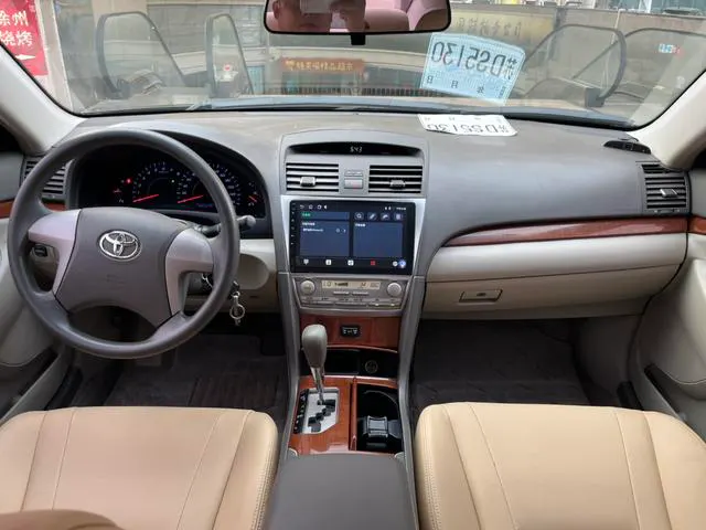 2013 Toyota Camry thumbnail 4