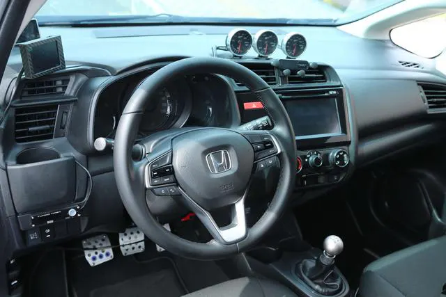 2016 Honda Fit thumbnail 5