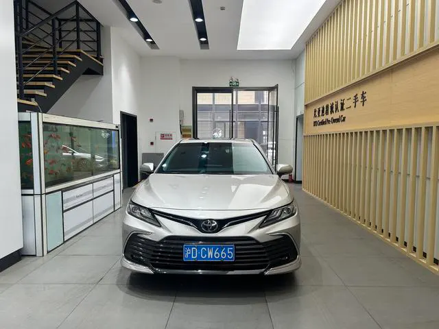 2021 Toyota Camry thumbnail 2