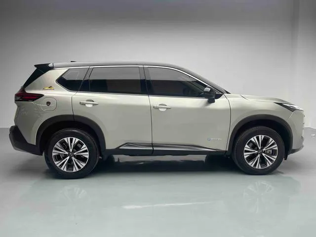 2023 Nissan Zeekr X-Trail thumbnail 9