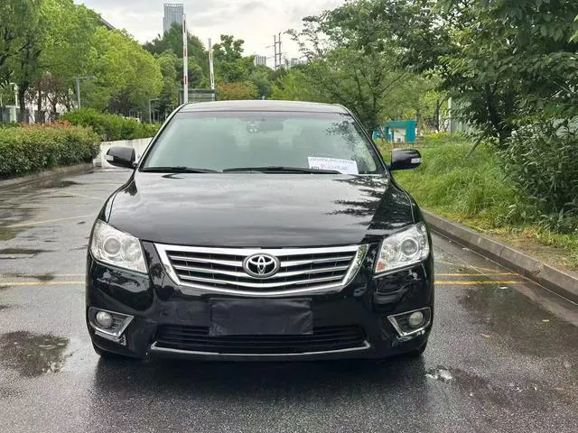 2011 Toyota Camry thumbnail 2