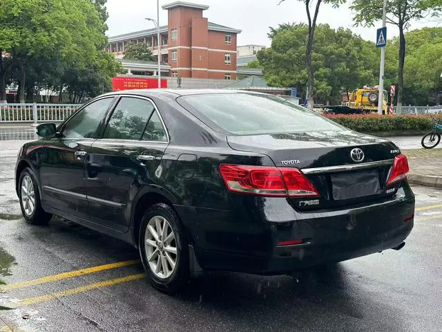 2011 Toyota Camry thumbnail 3