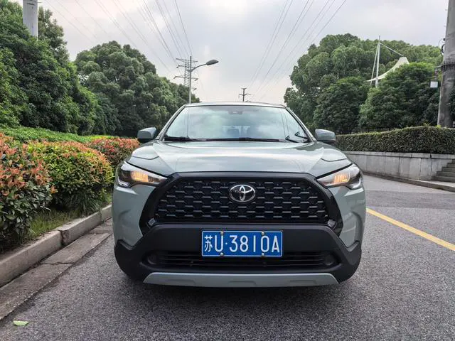 2022 Toyota Corolla Cross thumbnail 2