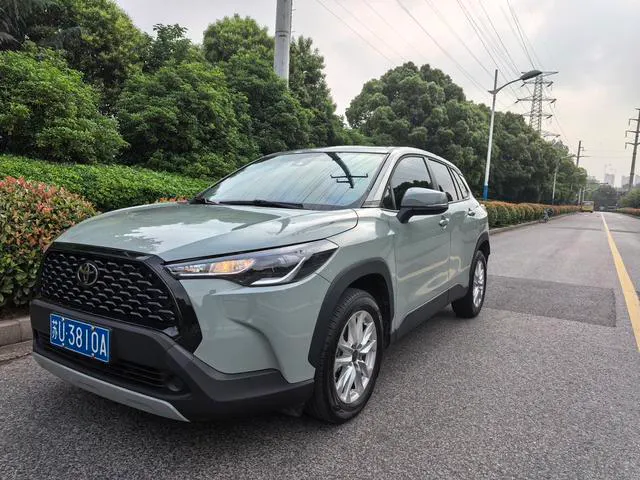 2022 Toyota Corolla Cross photo 1