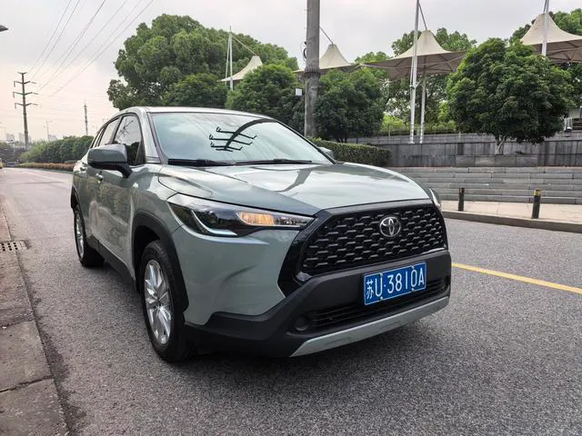 2022 Toyota Corolla Cross thumbnail 3