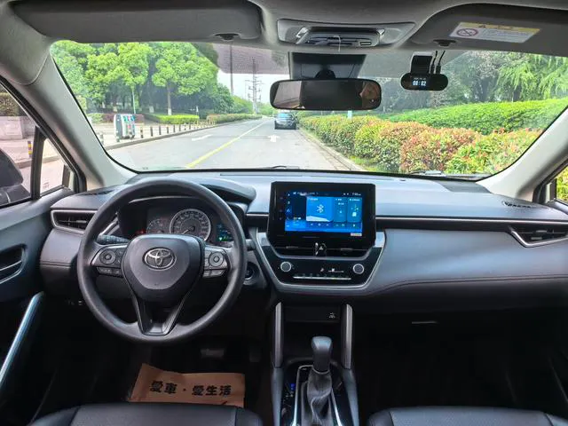 2022 Toyota Corolla Cross thumbnail 4