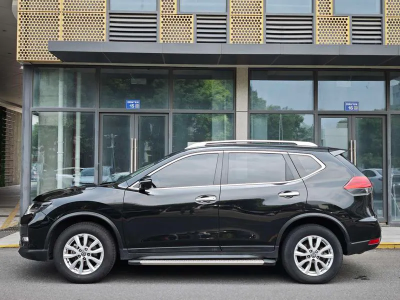 2017 Nissan Zeekr X-Trail thumbnail 3