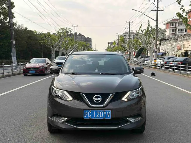 2017 Nissan Qashqai thumbnail 2