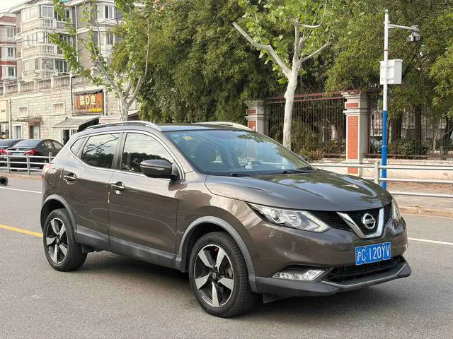 2017 Nissan Qashqai thumbnail 3