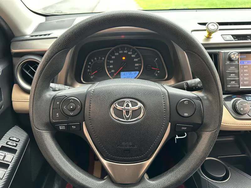 2015 Toyota RAV4 thumbnail 5