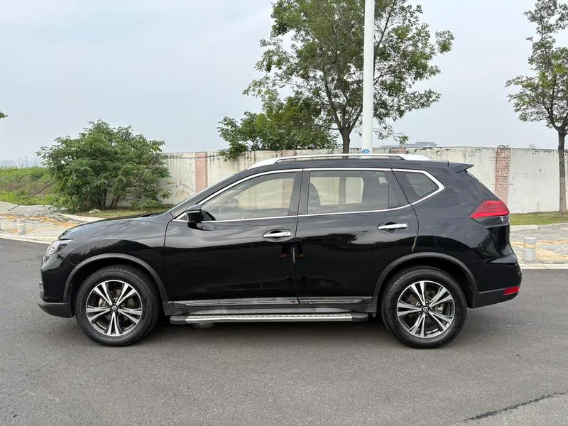 2017 Nissan Zeekr X-Trail thumbnail 3