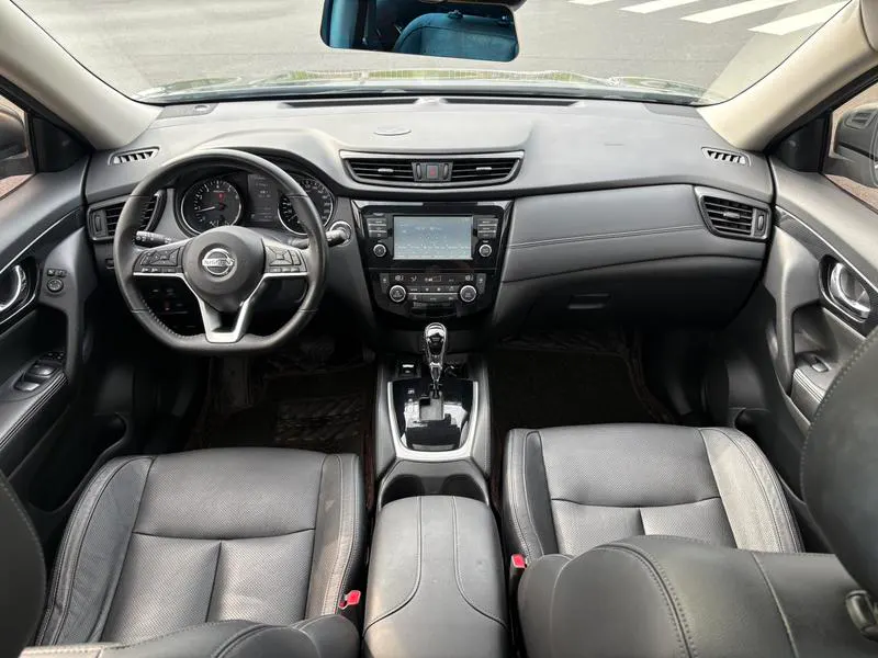 2017 Nissan Zeekr X-Trail thumbnail 4
