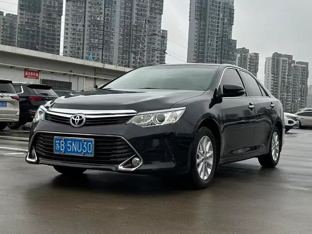 2016 Toyota Camry photo 1