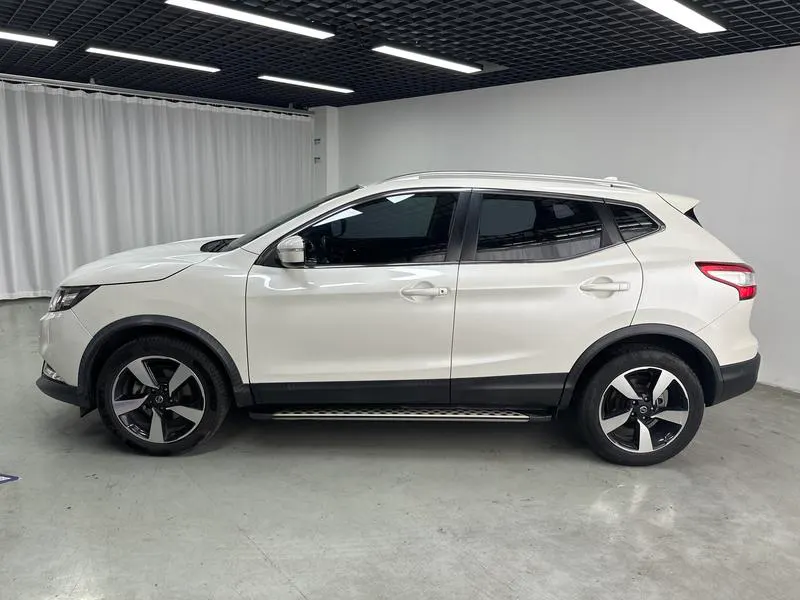 2017 Nissan Qashqai thumbnail 5