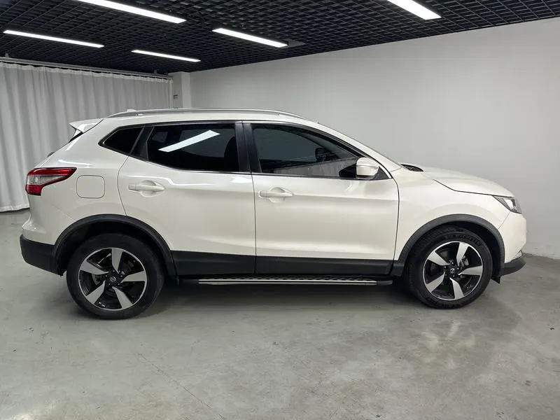 2017 Nissan Qashqai thumbnail 9