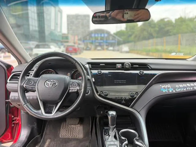 2019 Toyota Camry thumbnail 4