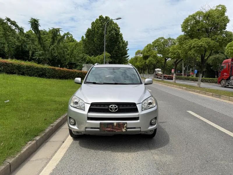 2009 Toyota RAV4 thumbnail 2