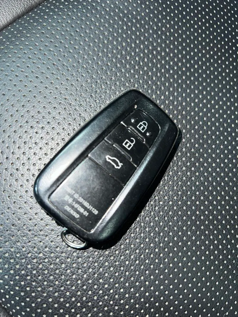 2018 Toyota Camry thumbnail 12