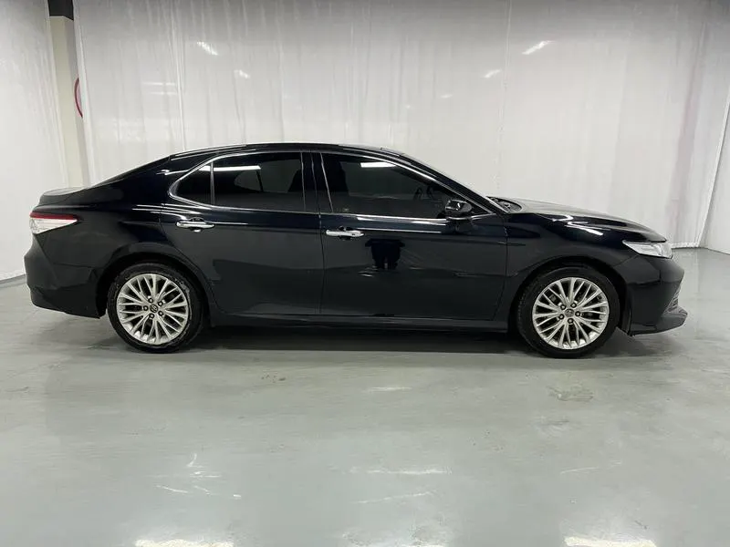 2018 Toyota Camry thumbnail 9